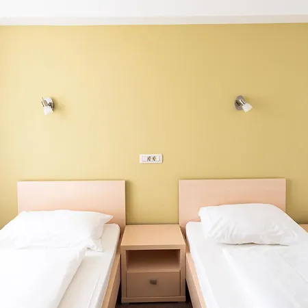 Grajski Dvor 3* 라도블리차