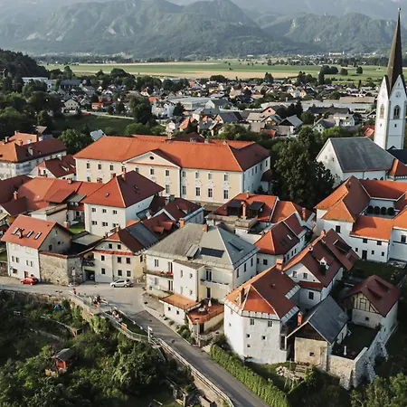 Grajski Dvor Hotel Radovljica