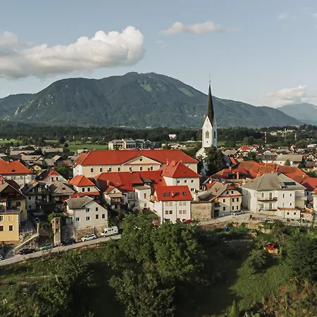 Grajski Dvor Radovljica