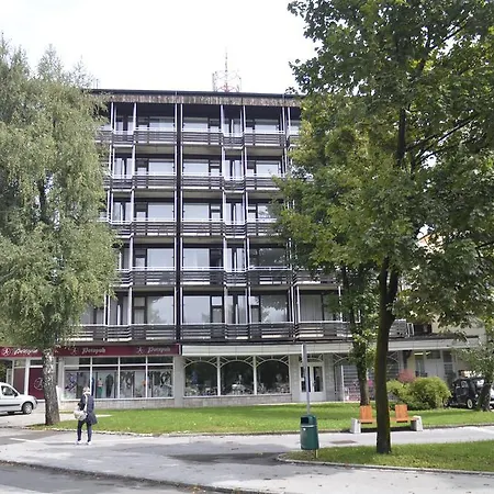 Hotel Grajski Dvor 3*
