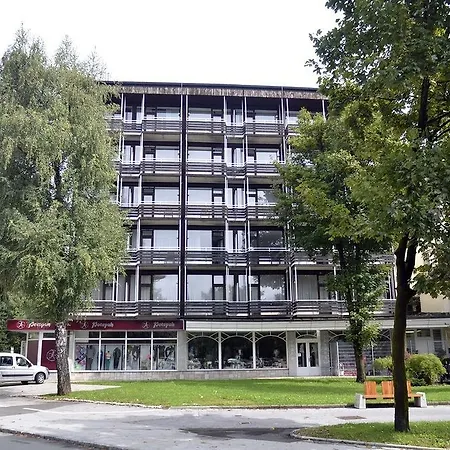 Grajski Dvor Radovljica