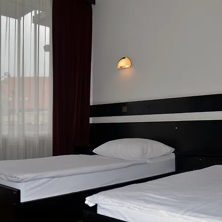 Grajski Dvor 3* Radovljica