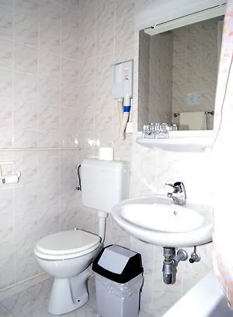 Grajski Dvor 3* Radovljica