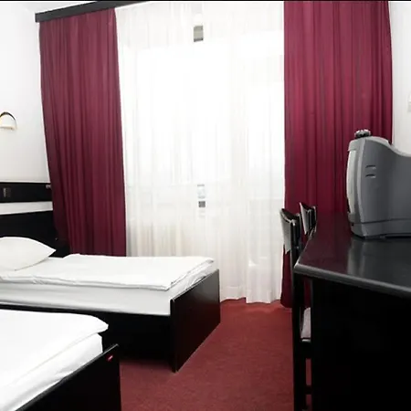 Grajski Dvor 3* Radovljica