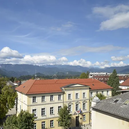 Grajski Dvor Hotel 3*