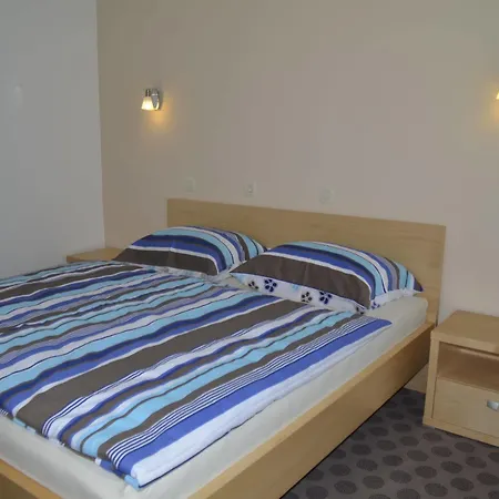 Grajski Dvor Radovljica