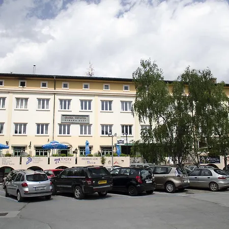 Grajski Dvor Hotel 3*