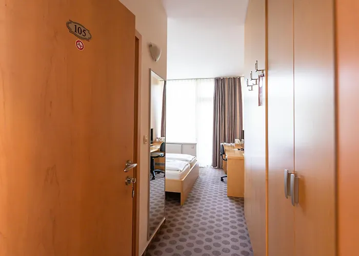 Grajski Dvor 3* Radovljica