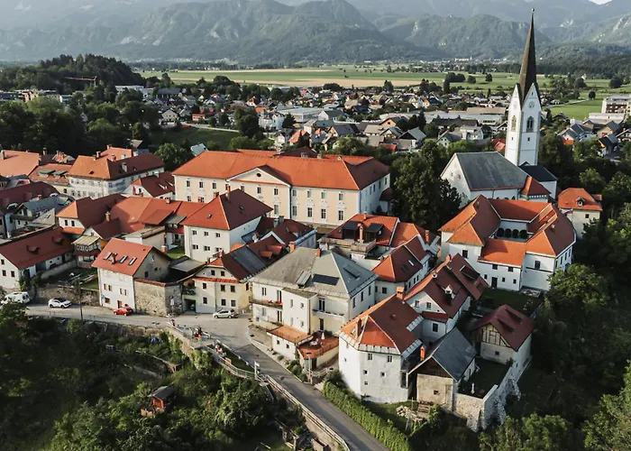 Grajski Dvor Отель Радовлица