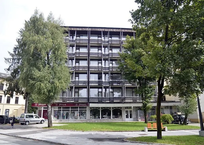 Grajski Dvor Radovljica